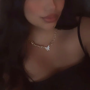 Meet your Posher, Yesenia